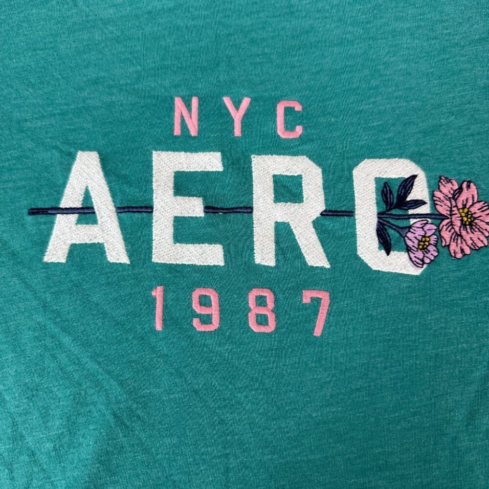 Aeropostale Classic Crew Y2K Style Embroidered Blue Pink Roses Tee - Size XL - Picture 3 of 8